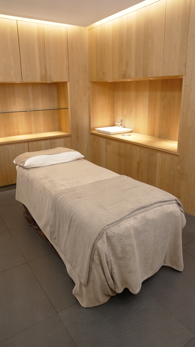 Namikoshi Shiatsu treatment room at FLUX CONDITIONINGS, Daikanyama
